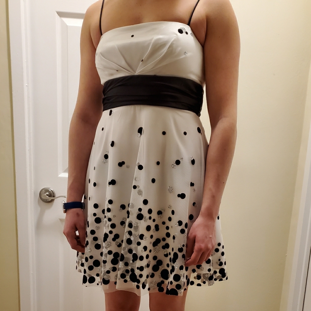 Le Chateau glitter polka dot party dress - Picture 2 of 8
